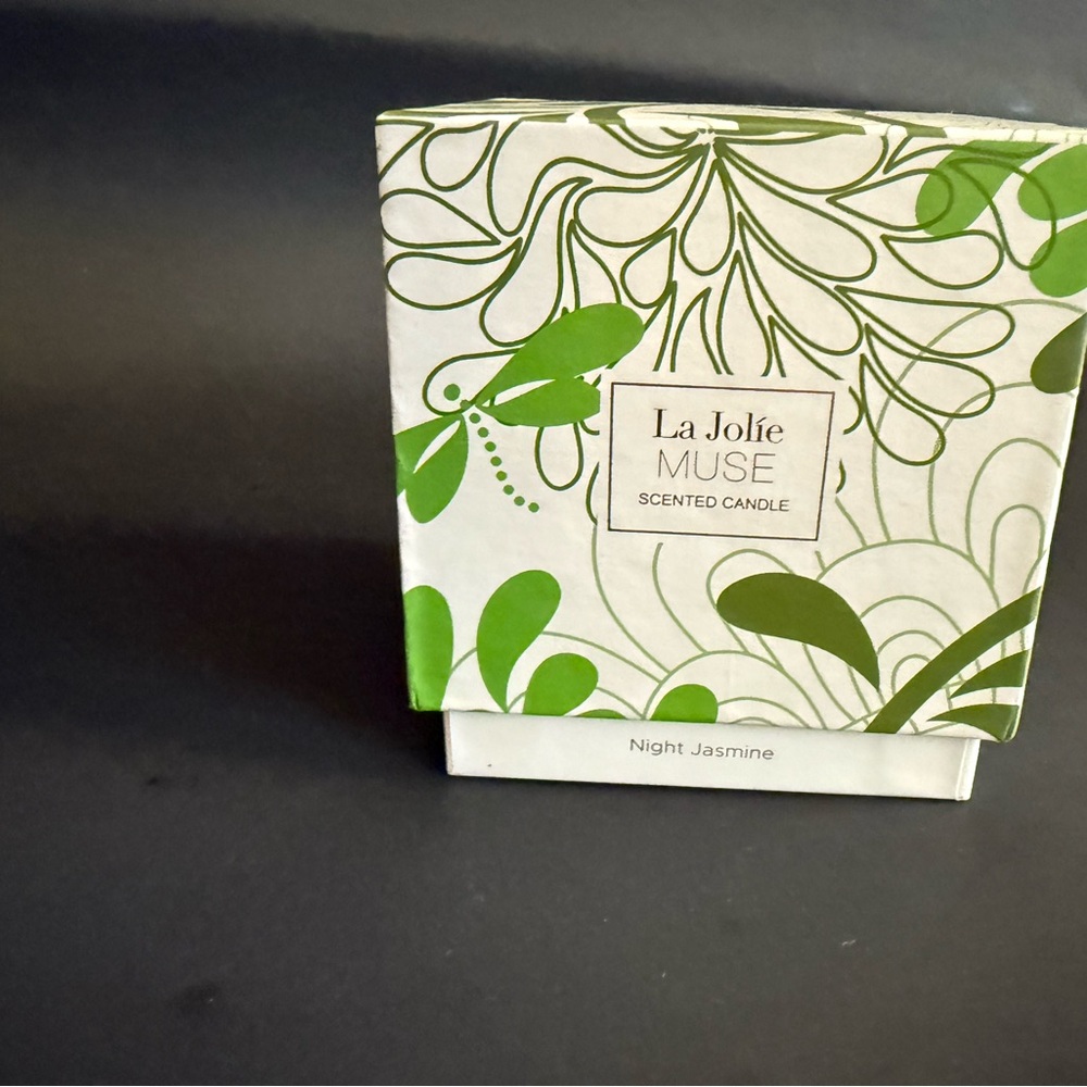 La Jolie Scented Candle